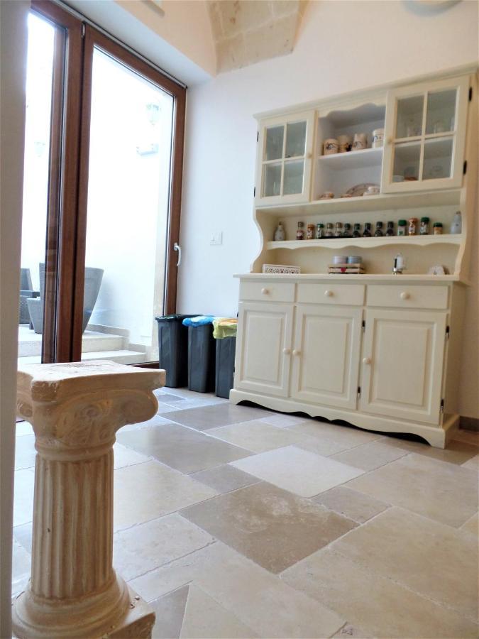 Regina Viarum Apartment, Historic City Centre Μπρίντιζι Εξωτερικό φωτογραφία
