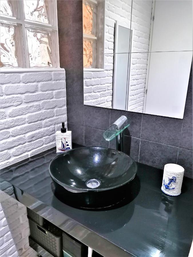 Regina Viarum Apartment, Historic City Centre Μπρίντιζι Εξωτερικό φωτογραφία